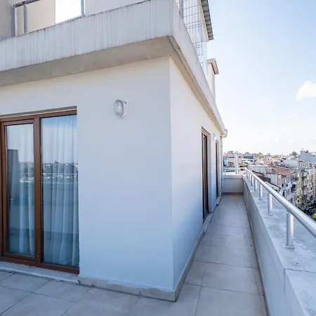 Lavin & * Стамбул