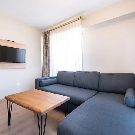 Lavin & Apartment