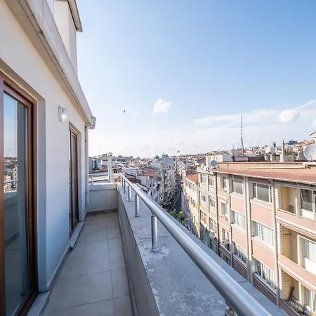 Lavin & * Стамбул