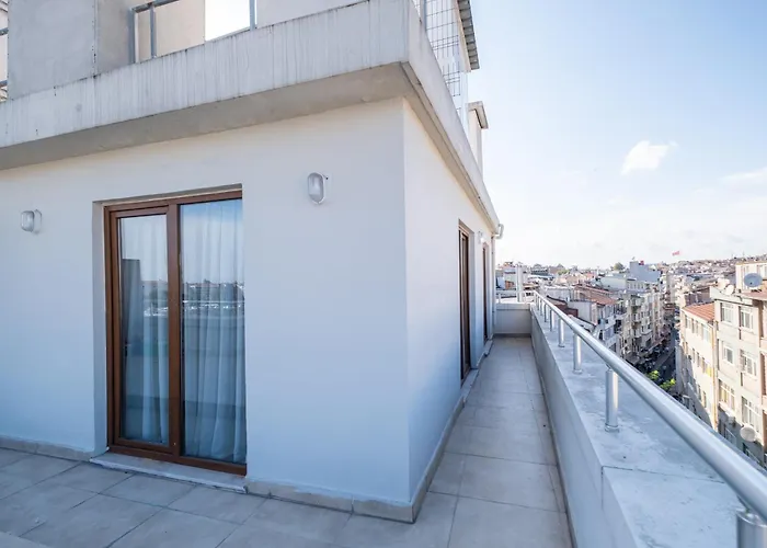 Lavin & * Стамбул