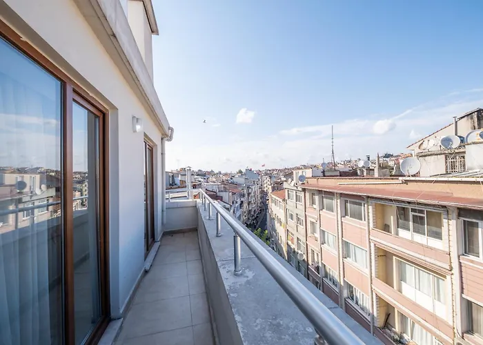 Lavin & * Стамбул